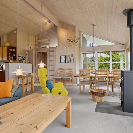 Henne - From The Sea By Interhome